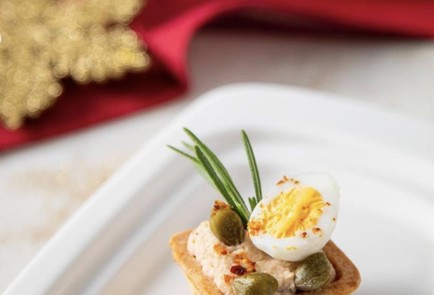 Фото шага рецепта Тарталетки с тунцом кремом из креветки и авокадо 153139 шаг 2  