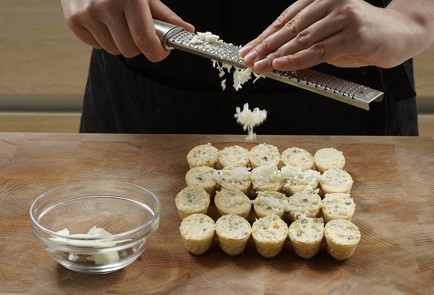 Фото шага рецепта Тарталетки со шпротами 152973 шаг 10  