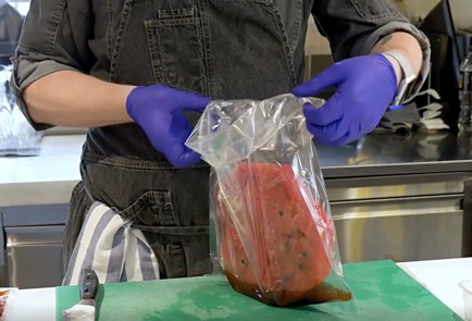 Фото шага рецепта Тартар из вяленого арбуза 139797 шаг 1