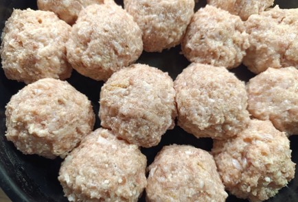 Фото шага рецепта Тефтели из куриного фарша с капустой 190634 шаг 11  