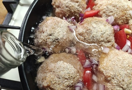 Фото шага рецепта Тефтели из куриного фарша с капустой 190634 шаг 17  