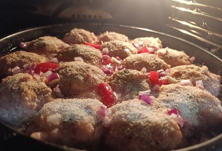 Фото шага рецепта Тефтели из куриного фарша с капустой 190634 шаг 18  