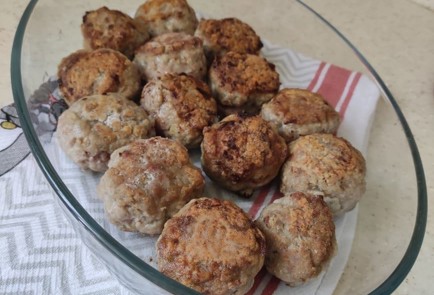 Фото шага рецепта Тефтели подомашнему в томатном соусе 173390 шаг 6  