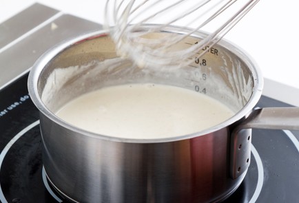 Фото шага рецепта Тефтели с брусничным соусом маринованным огурцом и коричневым соусом 80440 шаг 8  