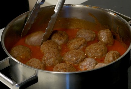 Фото шага рецепта Тефтели с подливкой 140861 шаг 9  