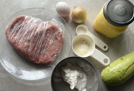 Фото шага рецепта Тефтели в сметанном соусе 190008 шаг 1  