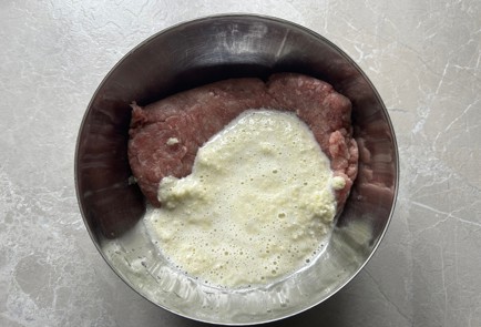 Фото шага рецепта Тефтели в сметанном соусе 190008 шаг 4  