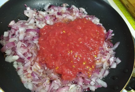 Фото шага рецепта Тефтели в томатном соусе с пряными травами 189745 шаг 7  