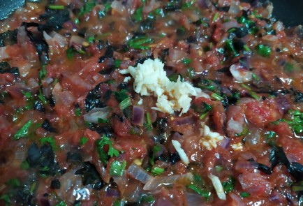 Фото шага рецепта Тефтели в томатном соусе с пряными травами 189745 шаг 9  