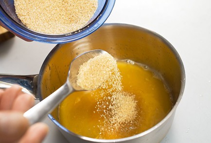 Фото шага рецепта Телятина с красным перцем и апельсинами в горшочке 30819 шаг 2  