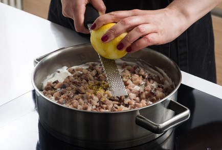 Фото шага рецепта Телячье рагу с лимонным соусом 152471 шаг 10  