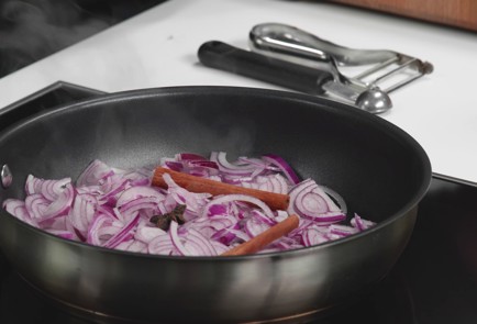 Фото шага рецепта Телячья печень с пряной грушей 174363 шаг 5  