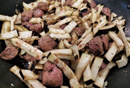 Фото шага рецепта Телячья печень со сметаной и овощами 140447 шаг 15  