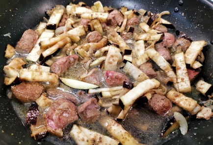 Фото шага рецепта Телячья печень со сметаной и овощами 140447 шаг 19  