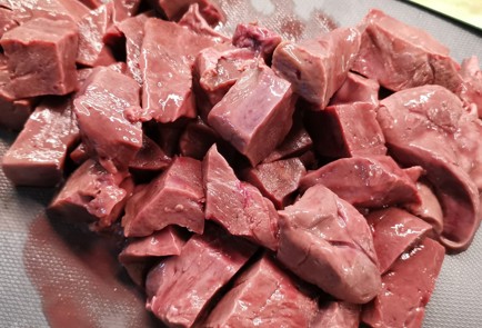 Фото шага рецепта Телячья печень в сметане 174736 шаг 2  