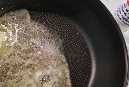 Фото шага рецепта Телячья печень в сметане 174736 шаг 3  