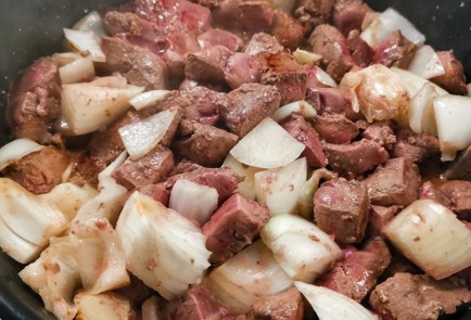 Фото шага рецепта Телячья печень в сметане 174736 шаг 5  