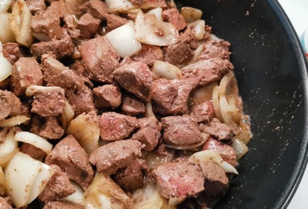 Фото шага рецепта Телячья печень в сметане 174736 шаг 6  