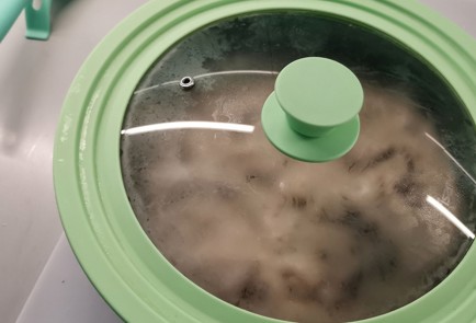 Фото шага рецепта Телячья печень в сметане 174736 шаг 9  