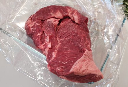 Фото шага рецепта Телячья шея в духовке 175602 шаг 3  