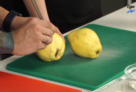 Фото шага рецепта Телячья вырезка с пюре из айвы и брусничным соусом 126296 шаг 1  