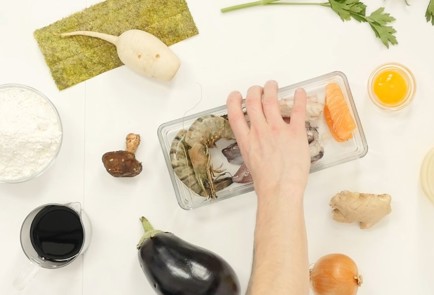 Фото шага рецепта Темпура из овощей и морепродуктов 41364 шаг 1  