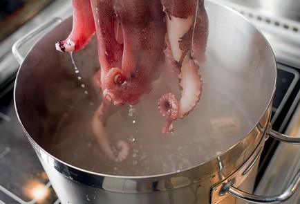 Фото шага рецепта Теплый салат с картофелем и осьминогом 30370 шаг 3  