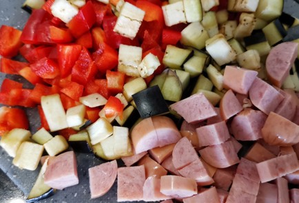 Фото шага рецепта Теплый овощной салат с ветчиной 152334 шаг 2  