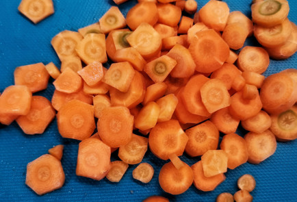 Фото шага рецепта Теплый имбирный салат из краснокочанной капусты 151566 шаг 2  