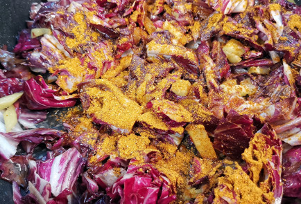 Фото шага рецепта Теплый имбирный салат из краснокочанной капусты 151566 шаг 9  