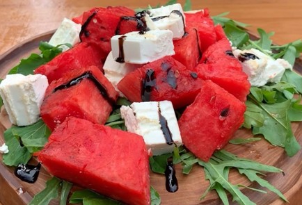Фото шага рецепта Теплый салат из арбуза и брынзы на гриле 187020 шаг 6  