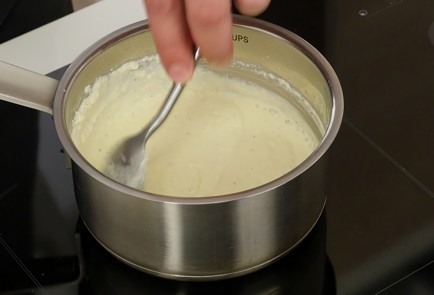 Фото шага рецепта Теплый салат из кальмаров с сыром 125462 шаг 2  