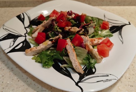 Фото шага рецепта Теплый салат с курицей 191351 шаг 12