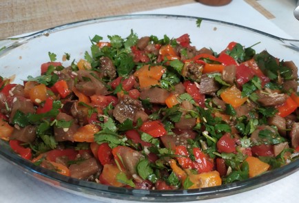 Фото шага рецепта Теплый салат с овощами 190689 шаг 10  