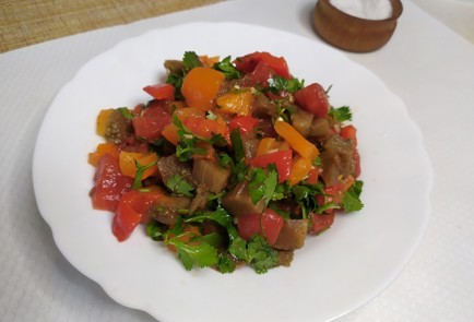 Фото шага рецепта Теплый салат с овощами 190689 шаг 11  