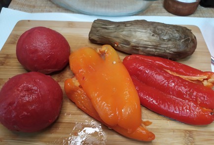 Фото шага рецепта Теплый салат с овощами 190689 шаг 4  