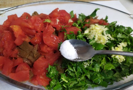 Фото шага рецепта Теплый салат с овощами 190689 шаг 7  