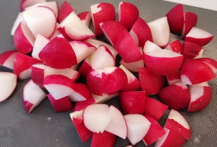 Фото шага рецепта Теплый салат с запеченным редисом 173420 шаг 1  