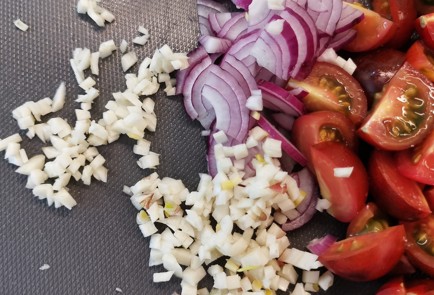 Фото шага рецепта Теплый салат с запеченным редисом 173420 шаг 8  