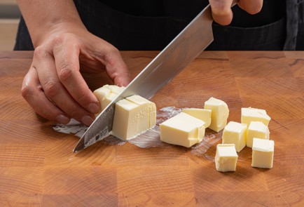 Фото шага рецепта Тертый пирог со сливами 174365 шаг 3  