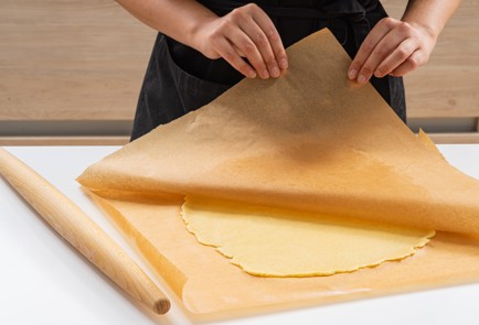 Фото шага рецепта Тертый пирог со сливами 174365 шаг 9  