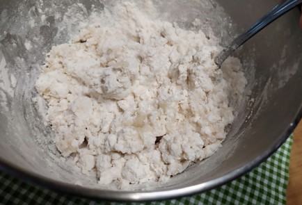 Фото шага рецепта Тесто для пельменей и вареников заварное 187934 шаг 7  