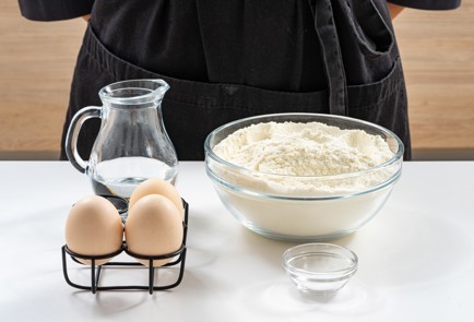 Фото шага рецепта Тесто для пельменей 175422 шаг 1