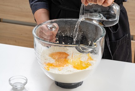 Фото шага рецепта Тесто для пельменей 175422 шаг 4