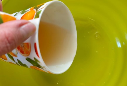 Фото шага рецепта Тесто на сыворотке 188840 шаг 2  