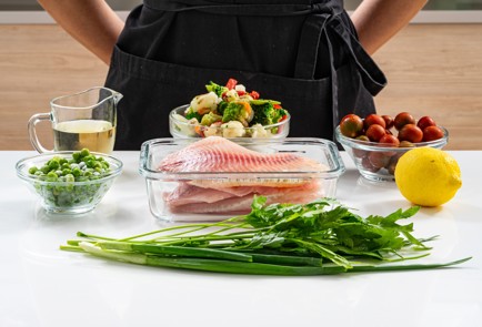 Фото шага рецепта Тилапия в духовке с белым вином 186444 шаг 1  