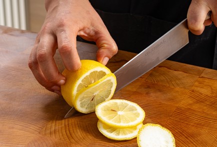 Фото шага рецепта Тилапия в духовке с белым вином 186444 шаг 4  