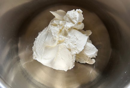 Фото шага рецепта Тирамису с бисквитом 174855 шаг 2  