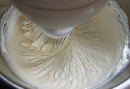 Фото шага рецепта Тирамису с бисквитом 174855 шаг 5  