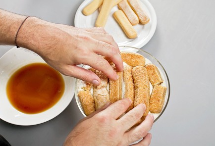 Фото шага рецепта Тирамису с сыром маскарпоне 27604 шаг 5  